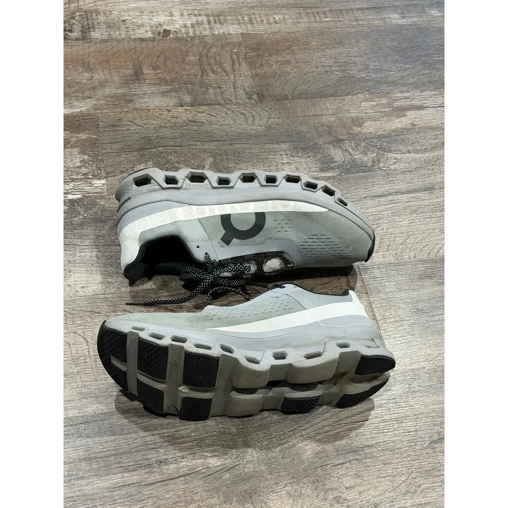 On Cloudstratus Mens Running Shoes Grey Black 61.97657 Size 12